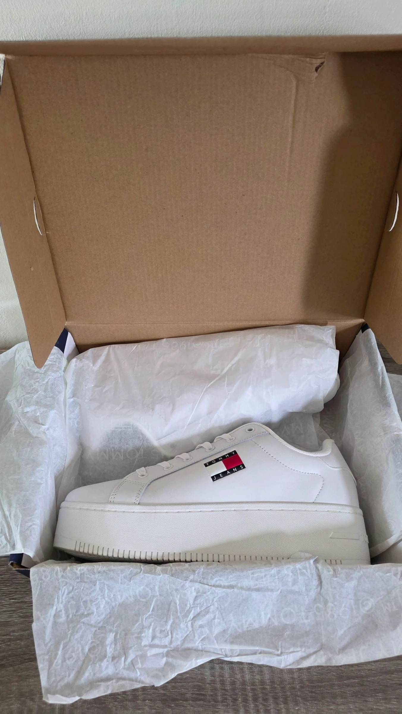 Authentieke Tommy jeans maat 40 nooit gedragen – photo 8